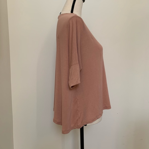 J. Crew | Extra Small | Peach Loose fit Tee XS - Picture 2 of 2